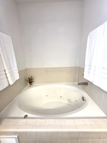 702 Pocahontas Trail, Georgetown, KY 40324