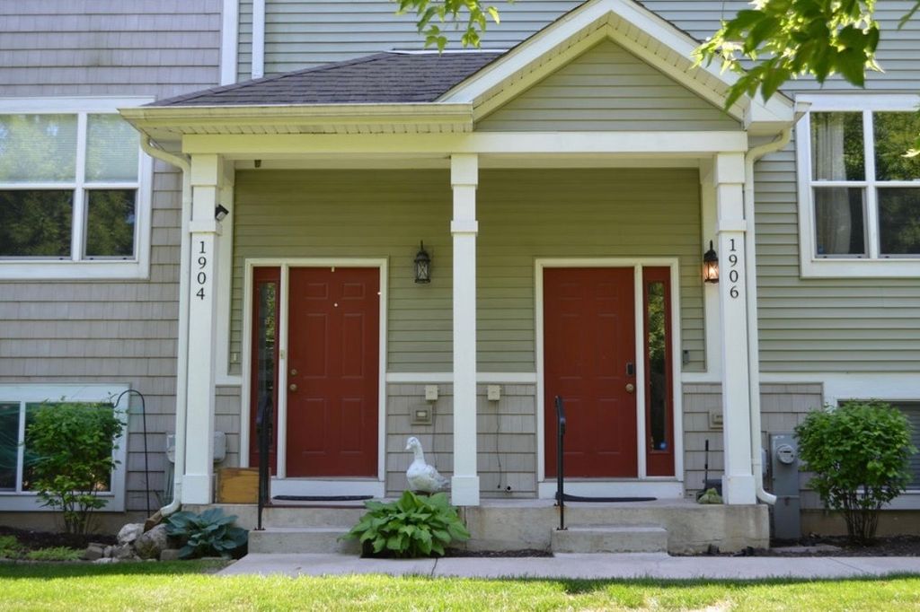 1906 Rena Lane, Yorkville, IL 60560