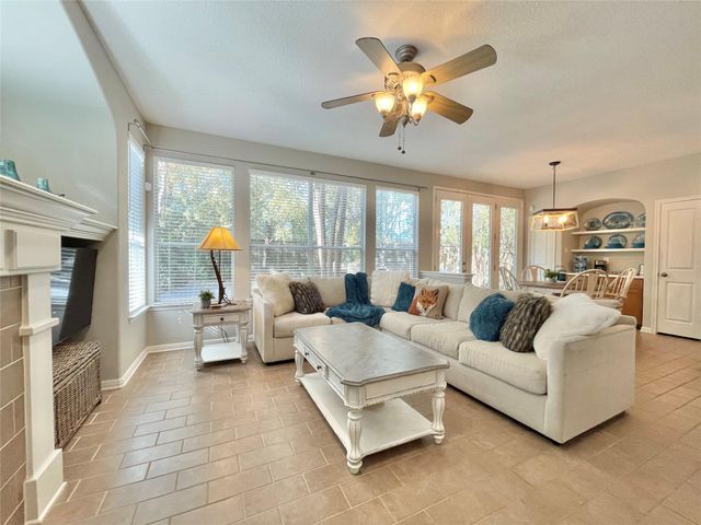 46 Flickering Sun Court, The Woodlands, TX 77382