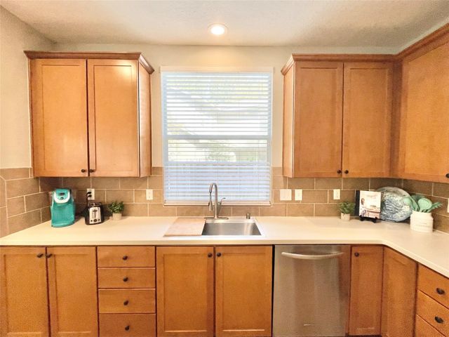 46 Flickering Sun Court, The Woodlands, TX 77382