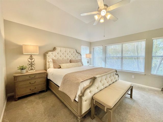 46 Flickering Sun Court, The Woodlands, TX 77382