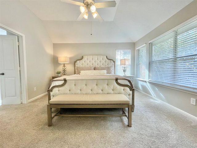 46 Flickering Sun Court, The Woodlands, TX 77382