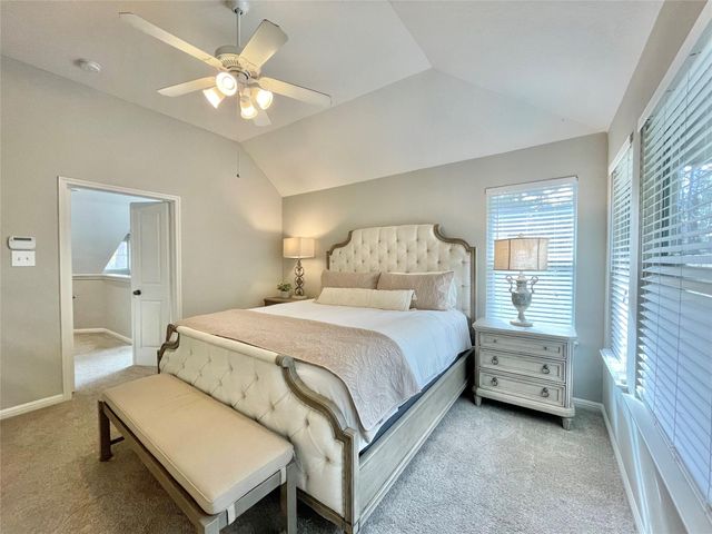 46 Flickering Sun Court, The Woodlands, TX 77382