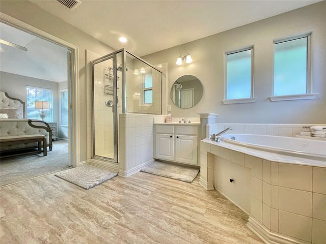 46 Flickering Sun Court, The Woodlands, TX 77382