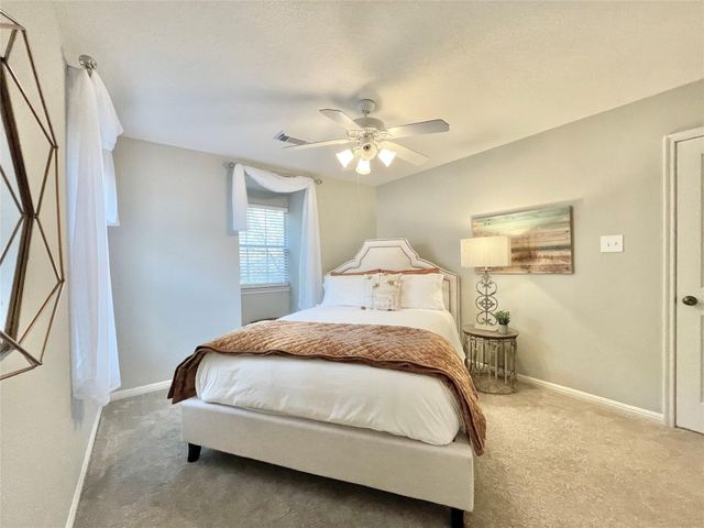 46 Flickering Sun Court, The Woodlands, TX 77382