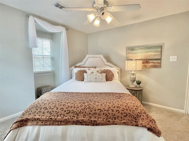 46 Flickering Sun Court, The Woodlands, TX 77382