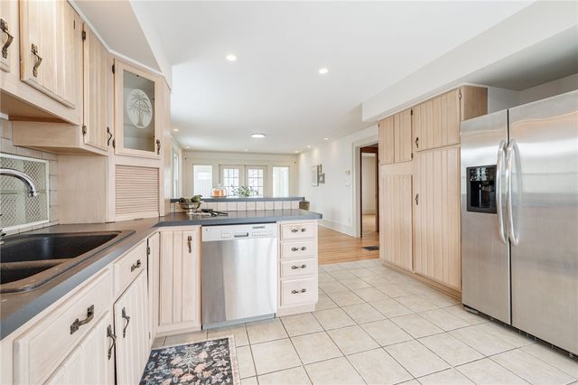 92 Wheeldon Drive, Greece, NY 14616