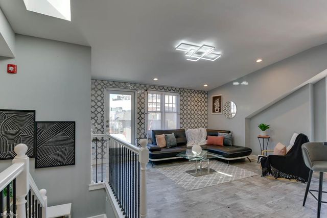 409 Duke St Apt 300, Norfolk, VA 23510