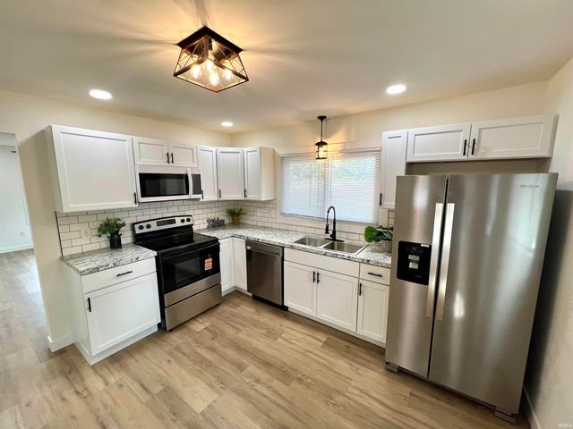 230 N Iowa Street, Chandler, IN 47610
