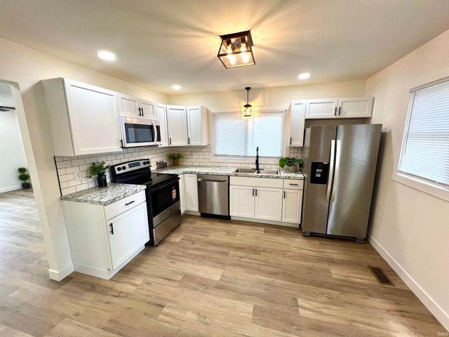 230 N Iowa Street, Chandler, IN 47610