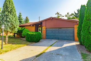 5035 Hillcrest Court, Trenton, MI 48183