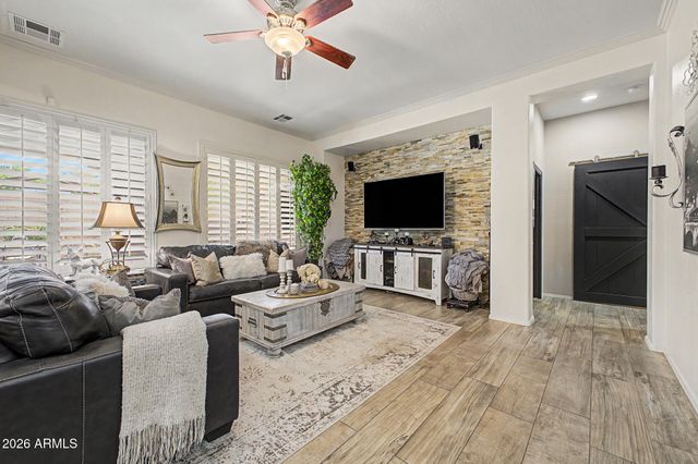 6905 S Sapphire Way, Chandler, AZ 85249