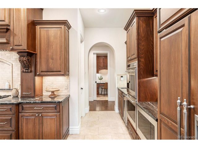 15 Foxtail Cir, Englewood, CO 80113