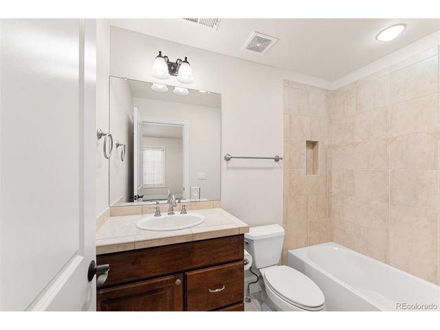 15 Foxtail Cir, Englewood, CO 80113