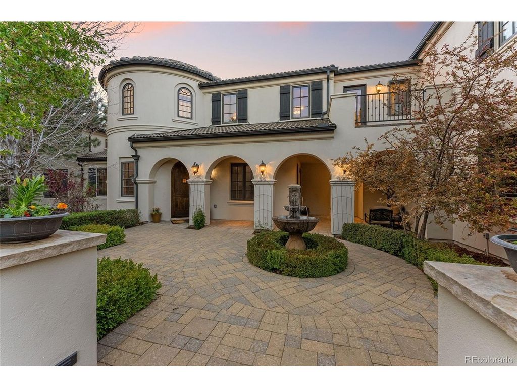 15 Foxtail Cir, Englewood, CO 80113