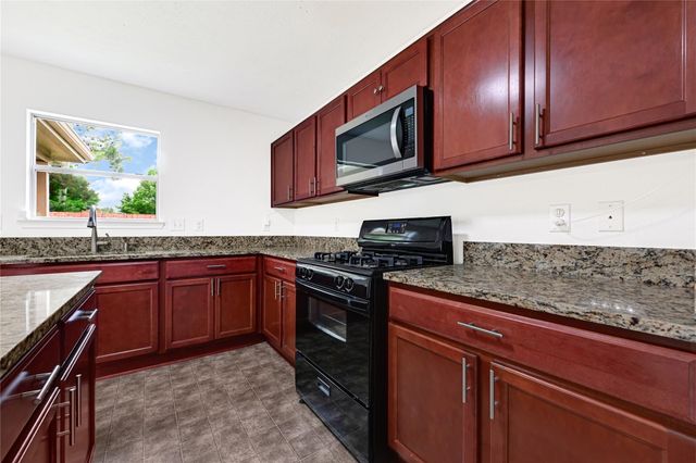 19802 Redwood Manor Lane, Cypress, TX 77433