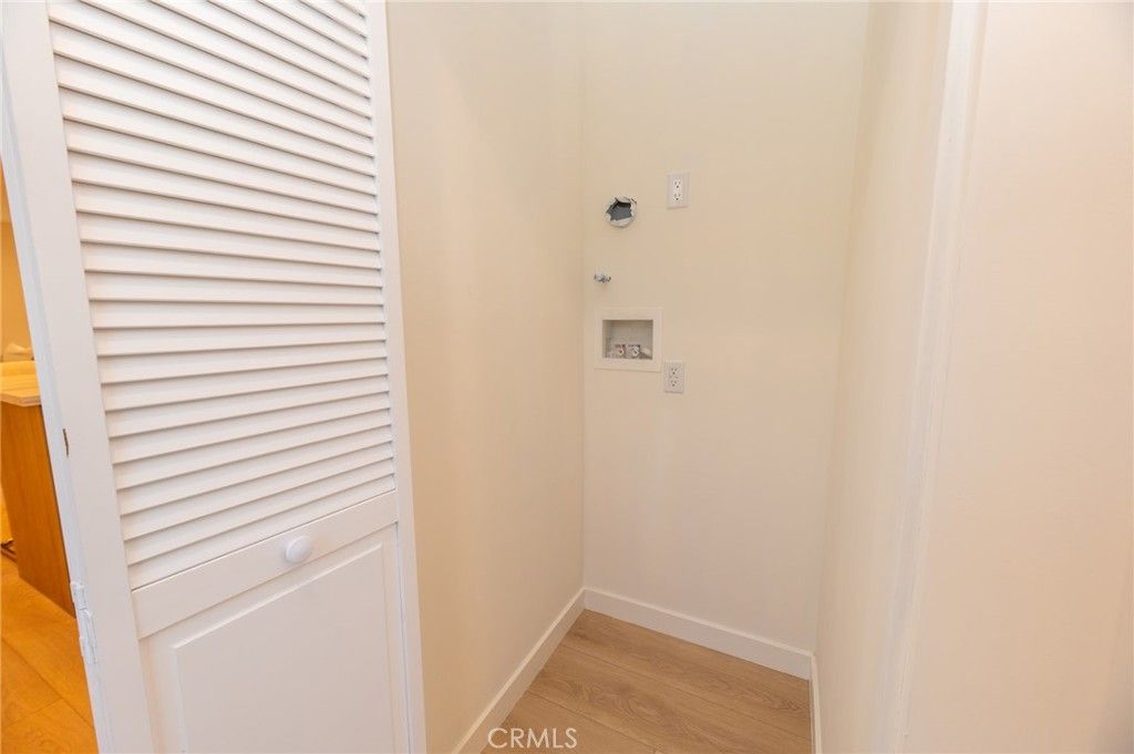 Image 12 of property listing at 1535 W 70th, Los Angeles, CA 90047