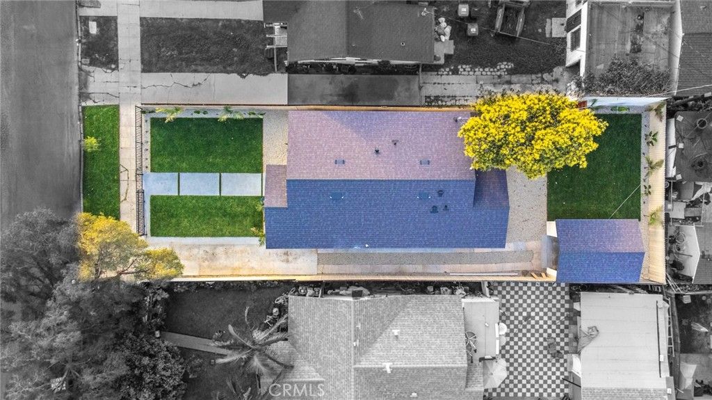 Image 15 of property listing at 1535 W 70th, Los Angeles, CA 90047