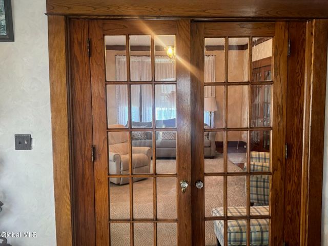 7 Fifth Avenue, Gloversville, NY 12078