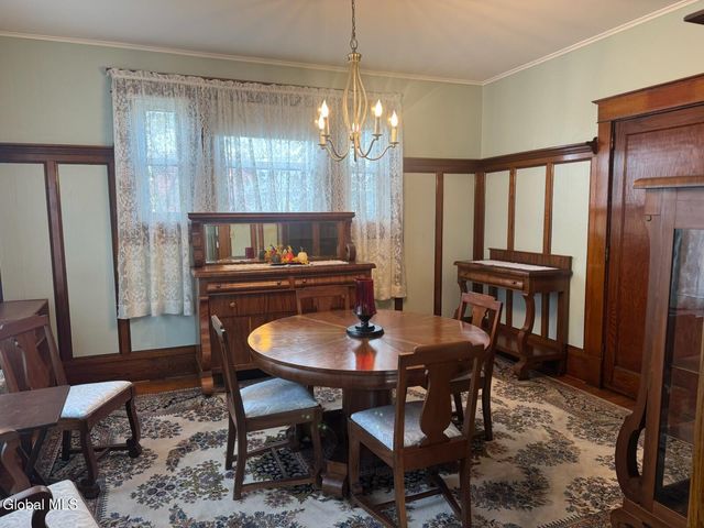 7 Fifth Avenue, Gloversville, NY 12078