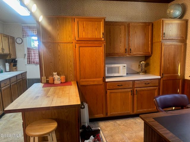 7 Fifth Avenue, Gloversville, NY 12078