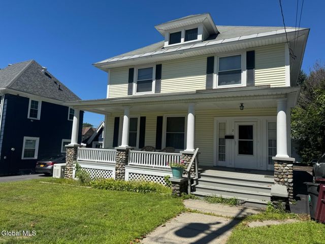 7 Fifth Avenue, Gloversville, NY 12078