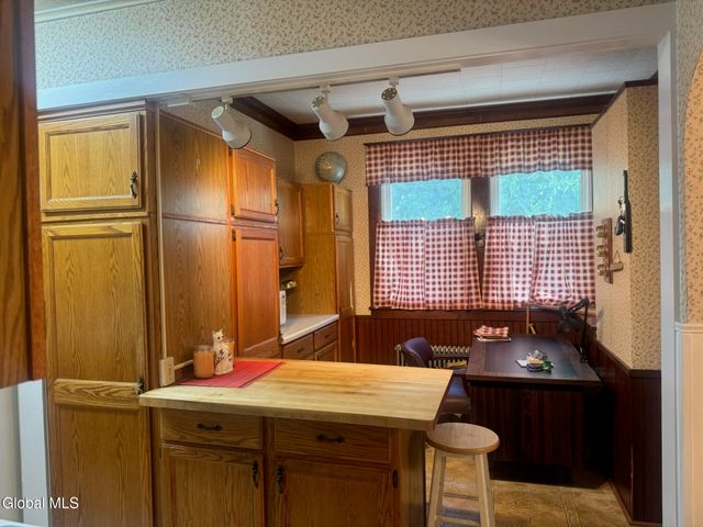 7 Fifth Avenue, Gloversville, NY 12078