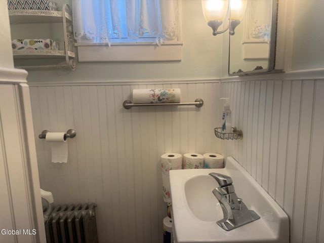 7 Fifth Avenue, Gloversville, NY 12078