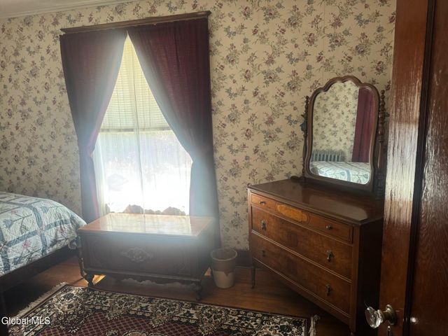 7 Fifth Avenue, Gloversville, NY 12078