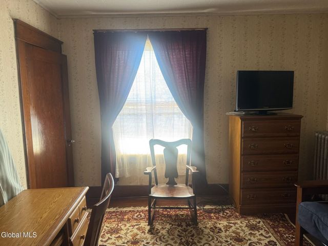 7 Fifth Avenue, Gloversville, NY 12078