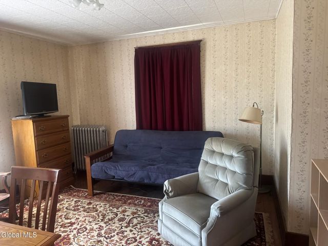 7 Fifth Avenue, Gloversville, NY 12078