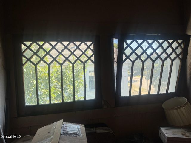 7 Fifth Avenue, Gloversville, NY 12078