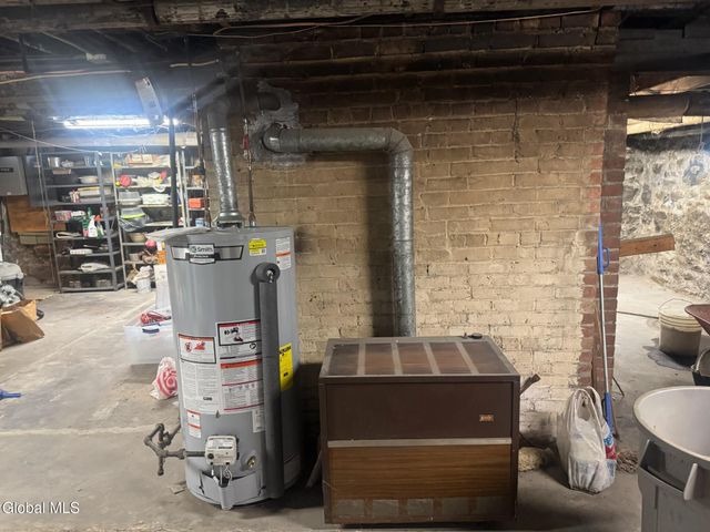 7 Fifth Avenue, Gloversville, NY 12078