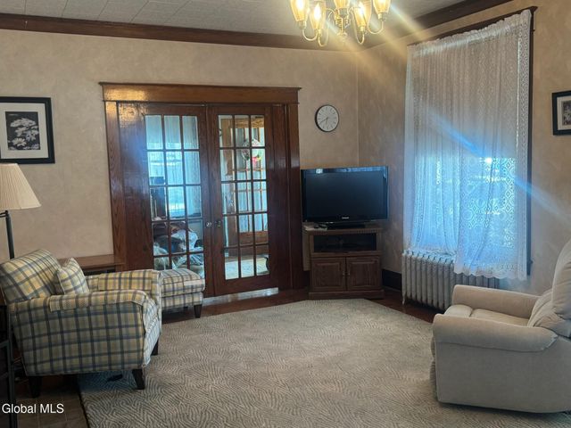 7 Fifth Avenue, Gloversville, NY 12078