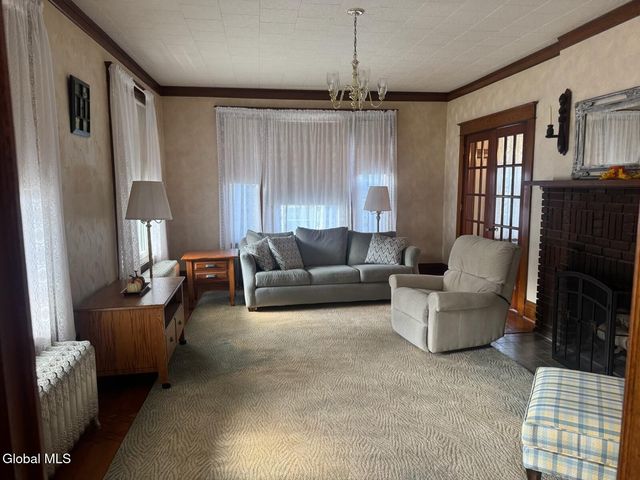 7 Fifth Avenue, Gloversville, NY 12078