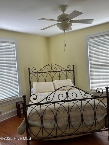 215 W Queen Street, Edenton, NC 27932