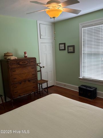 215 W Queen Street, Edenton, NC 27932