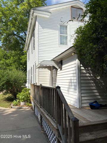215 W Queen Street, Edenton, NC 27932