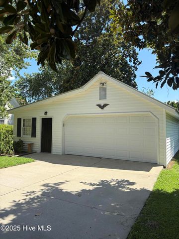 215 W Queen Street, Edenton, NC 27932