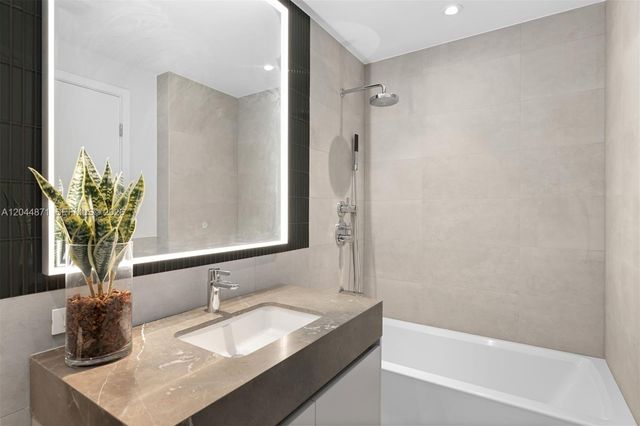 501 W Ave 4102 4102, Miami Beach, FL 33139