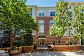 9480 VIRGINIA CENTER BLVD #111, Vienna, VA 22181