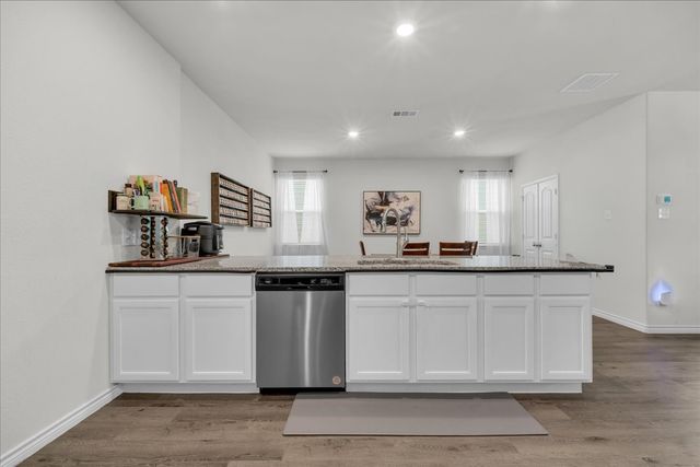 5645 Willamette Drive, Fort Worth, TX 76119