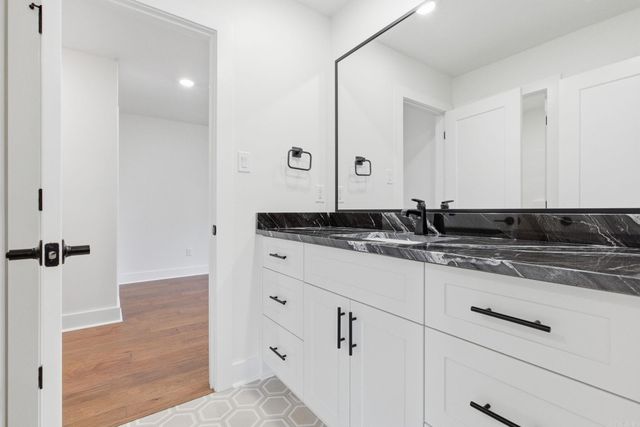 3076 Avilla Manor, Alexander, AR 72002