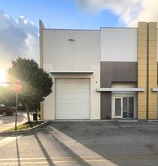 10893 NW 17th St 130, Sweetwater, FL 33172