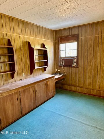 12 Fatherland Road, Natchez, MS 39120