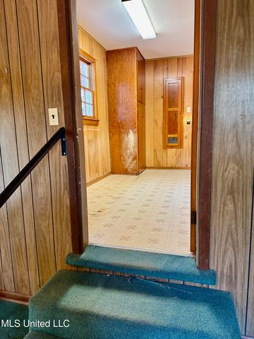 12 Fatherland Road, Natchez, MS 39120