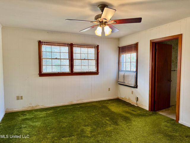 12 Fatherland Road, Natchez, MS 39120