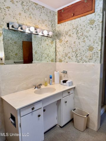 12 Fatherland Road, Natchez, MS 39120