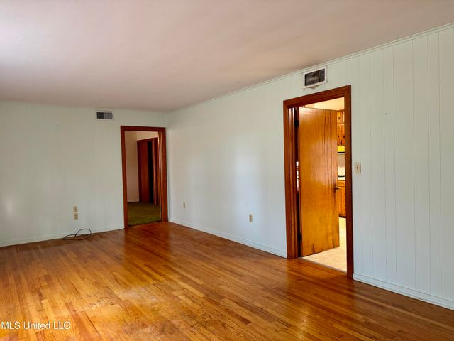 12 Fatherland Road, Natchez, MS 39120