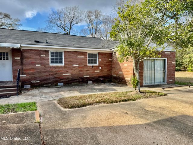 12 Fatherland Road, Natchez, MS 39120